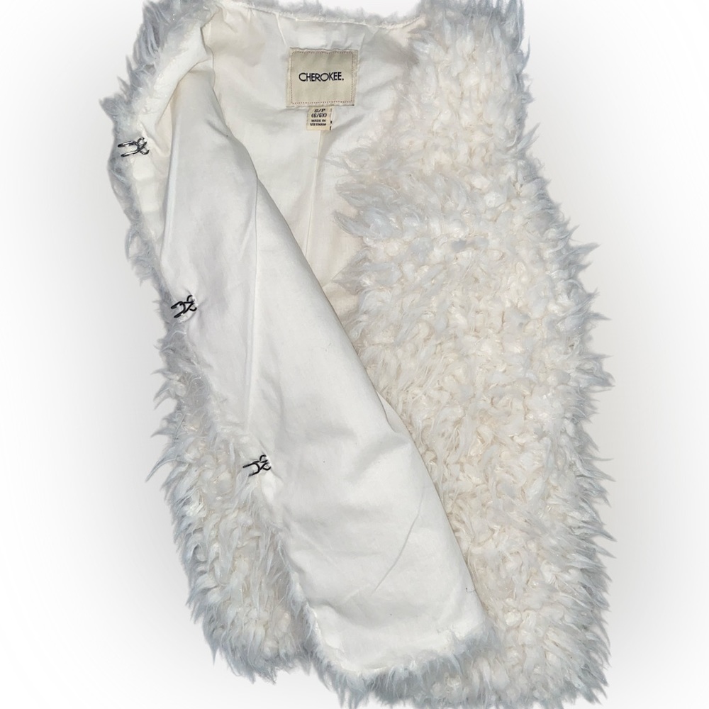 Girls faux fur shell vest 🐚 three clips to close vest